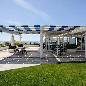 The Concierge - Moinho Sea Views & Pool Apartment