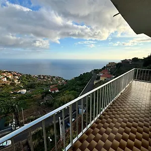 https://villa-carmelita-house-2.madeira-islandshotels.com